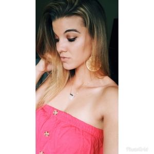 Meet your Posher, Cayleigh